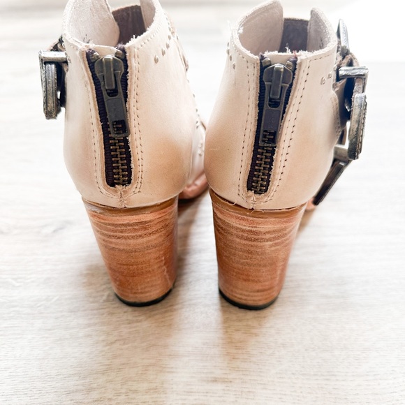 Free Bird leather sandals - Picture 6 of 8